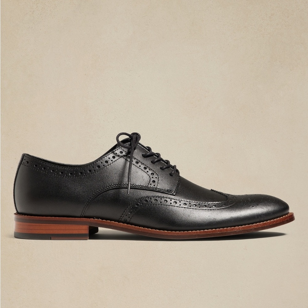 NWOT Banana Republic Brogue Oxford Dress Shoe - men’s size 10.5.